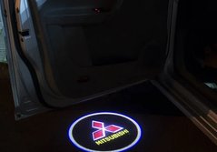 Лазерная Подсветка дверей с логотипом авто Mitsubishi. Проектор логотипа под машину комплект 2 шт