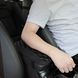 Подушка на подлокотник в салон автомобилия эко-кожа, мягкий центральный подлокотник черный с красной нитью